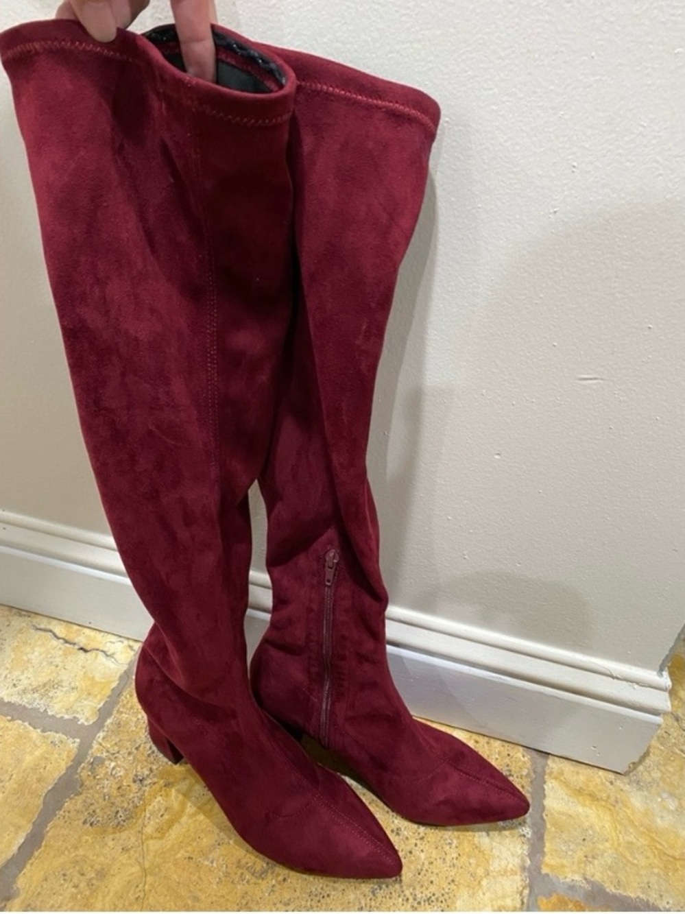 Cosy Island burgundy Minimalist Zipper Pointed Toe High Boots new without box - Picture 4 of 6